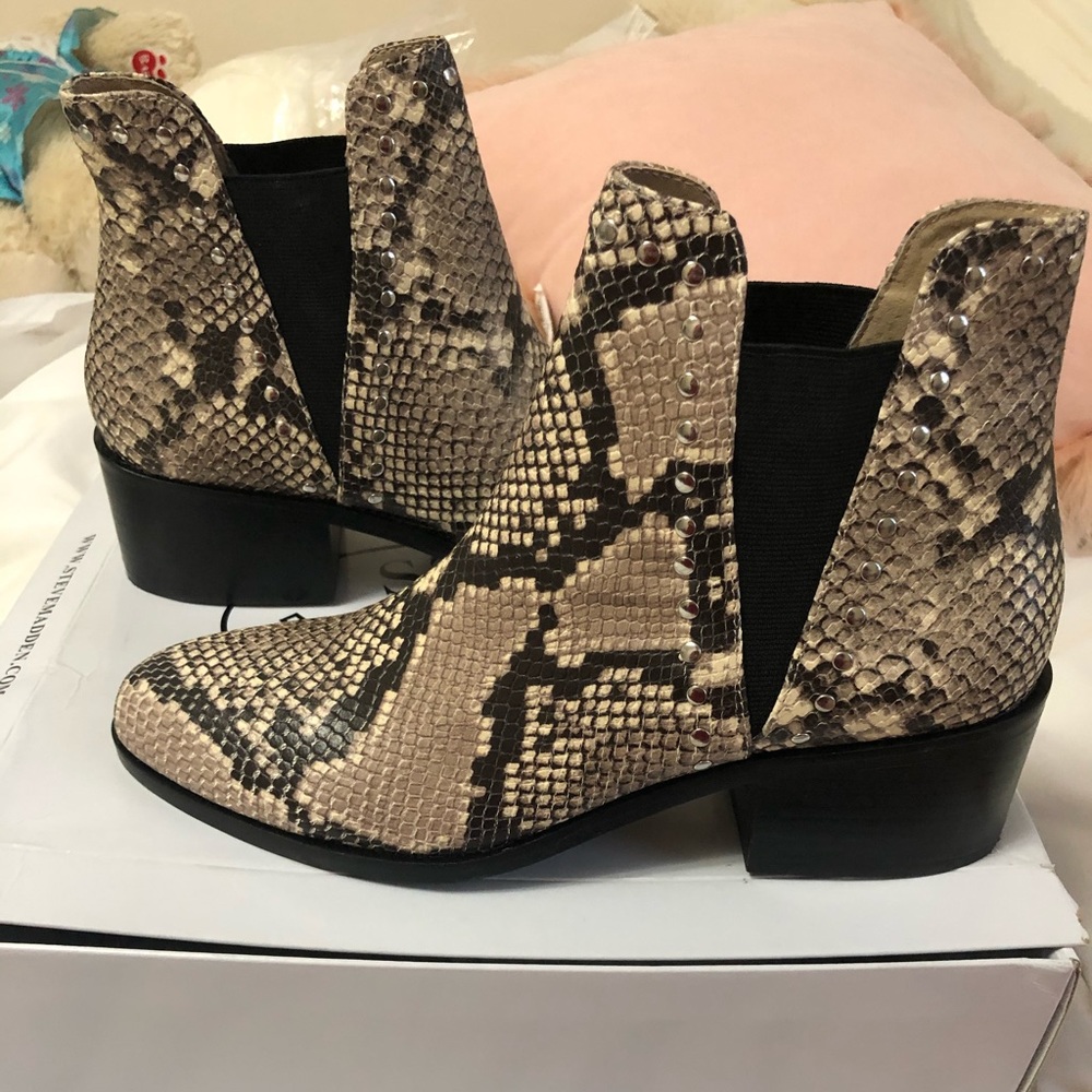 Brand new Steve Madden snakeskin booties